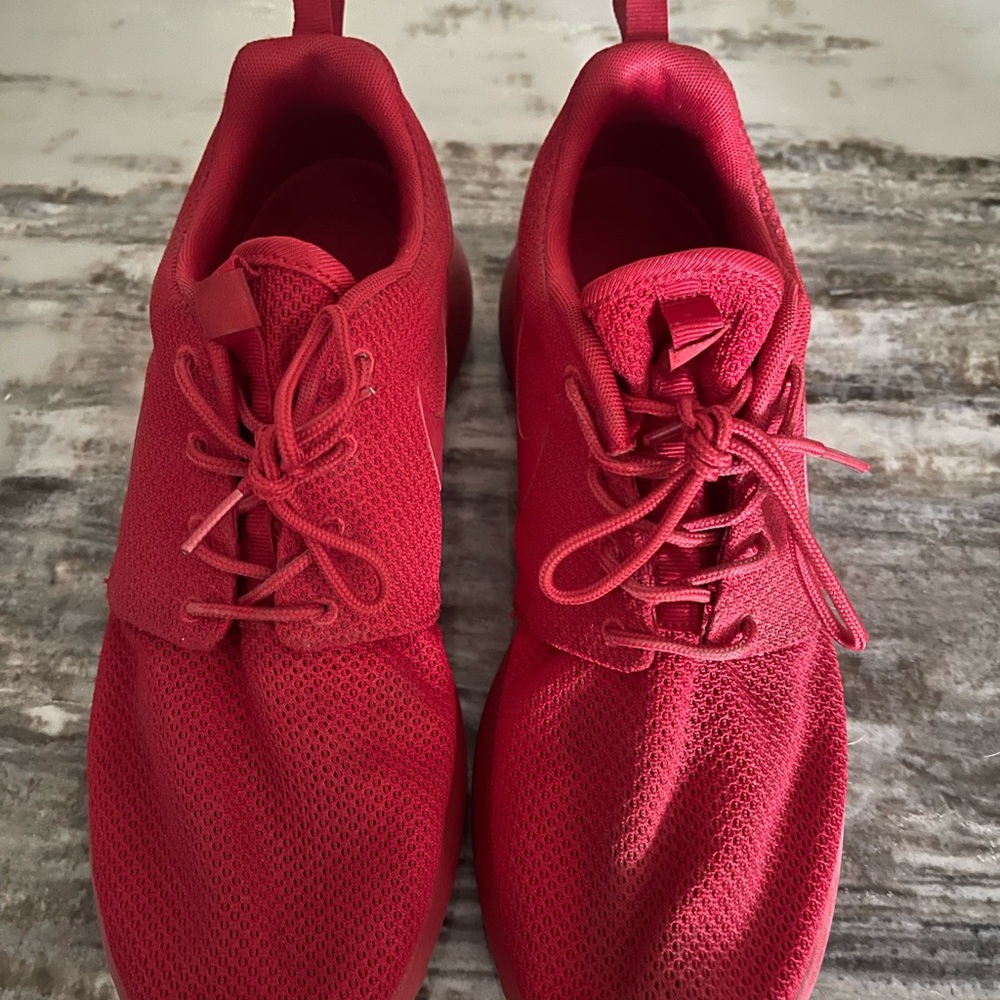 Nike Roshe Red Sneakers